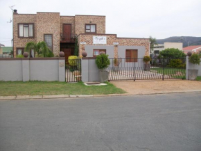 Отель Tirzah's B&B and Self Catering  Bredasdorp